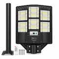 Foco solar LED con tubo de soporte y control remoto sobre fondo blanco